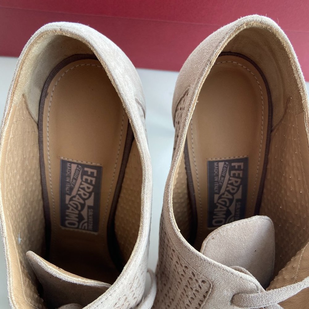 Salvatore Ferragamo Women's Paonessa Suede 9B - Picture 4 of 5